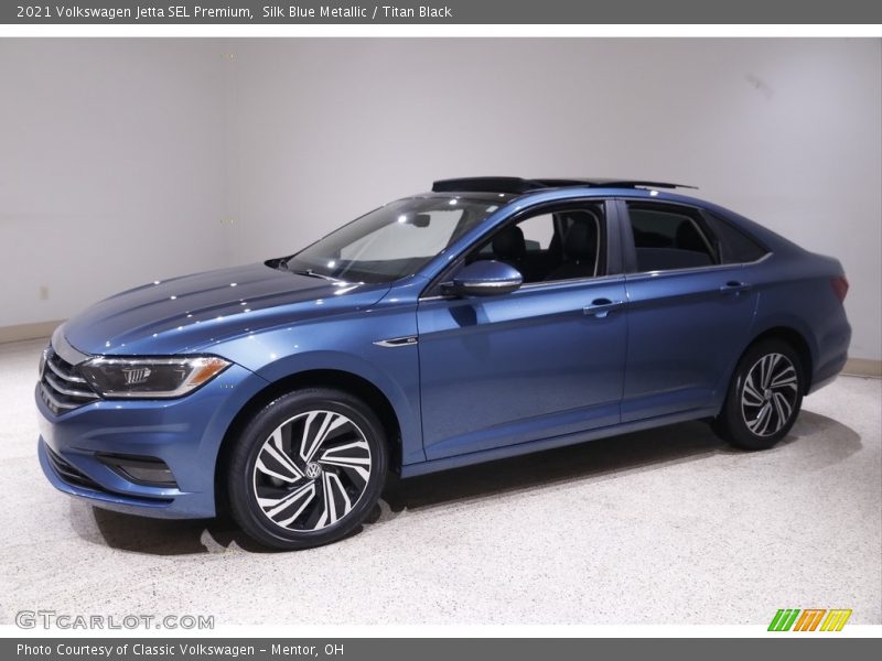 Front 3/4 View of 2021 Jetta SEL Premium