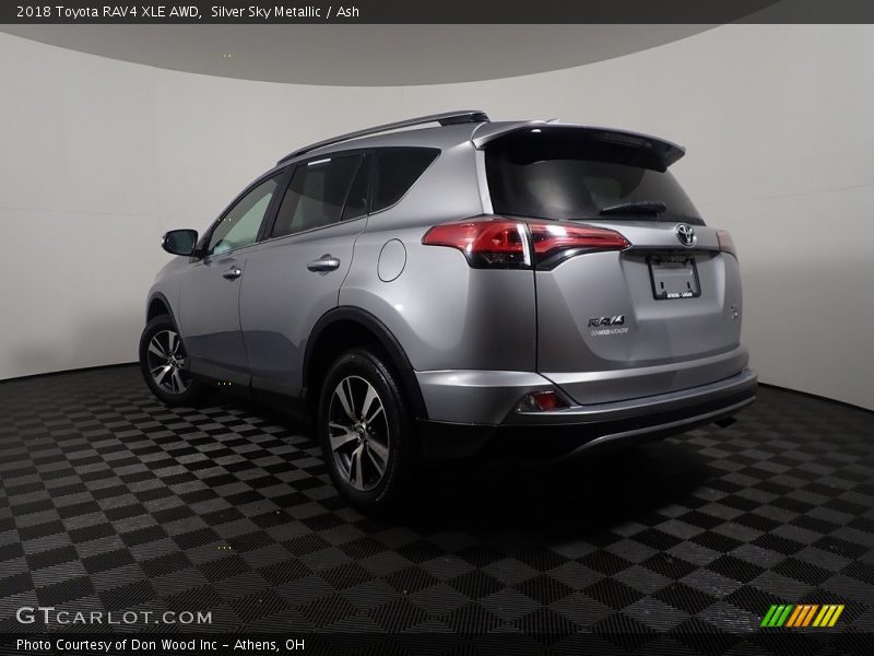 Silver Sky Metallic / Ash 2018 Toyota RAV4 XLE AWD