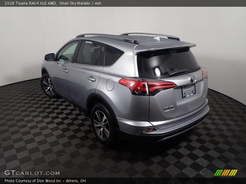 Silver Sky Metallic / Ash 2018 Toyota RAV4 XLE AWD
