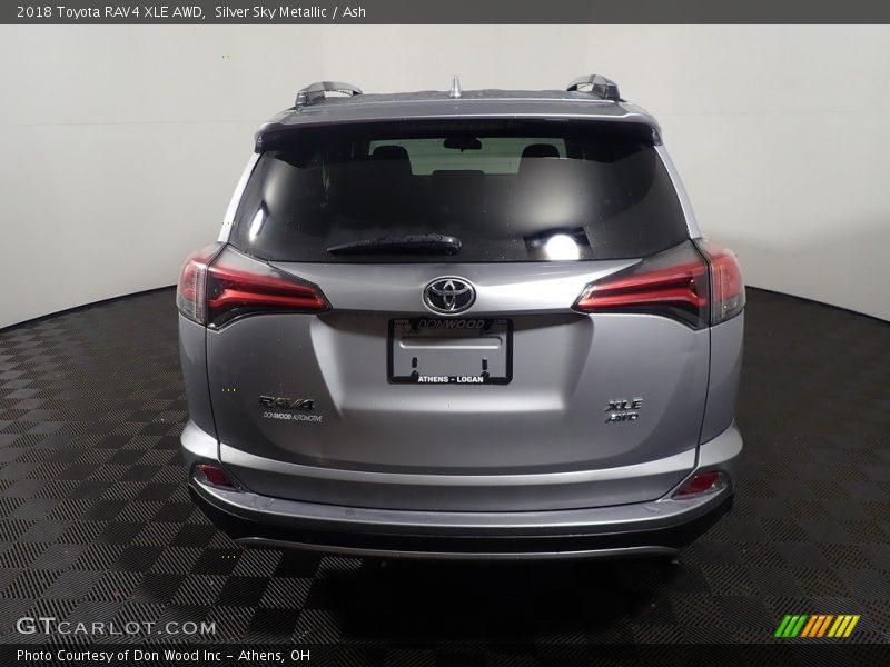 Silver Sky Metallic / Ash 2018 Toyota RAV4 XLE AWD