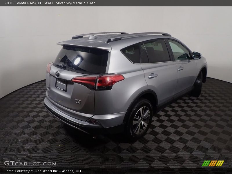 Silver Sky Metallic / Ash 2018 Toyota RAV4 XLE AWD