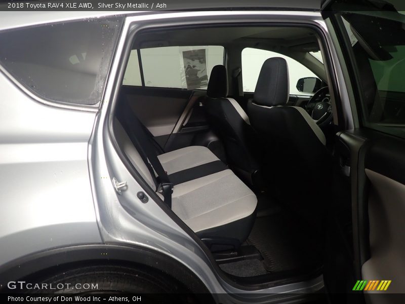 Silver Sky Metallic / Ash 2018 Toyota RAV4 XLE AWD