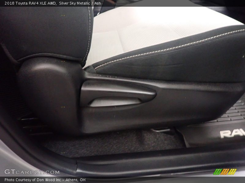 Silver Sky Metallic / Ash 2018 Toyota RAV4 XLE AWD