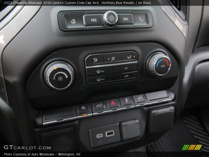 Controls of 2022 Silverado 1500 Limited Custom Crew Cab 4x4
