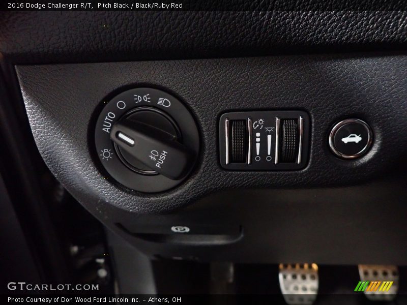 Pitch Black / Black/Ruby Red 2016 Dodge Challenger R/T