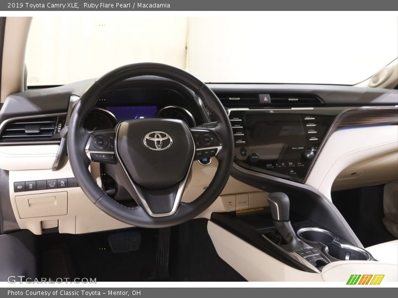 Ruby Flare Pearl / Macadamia 2019 Toyota Camry XLE