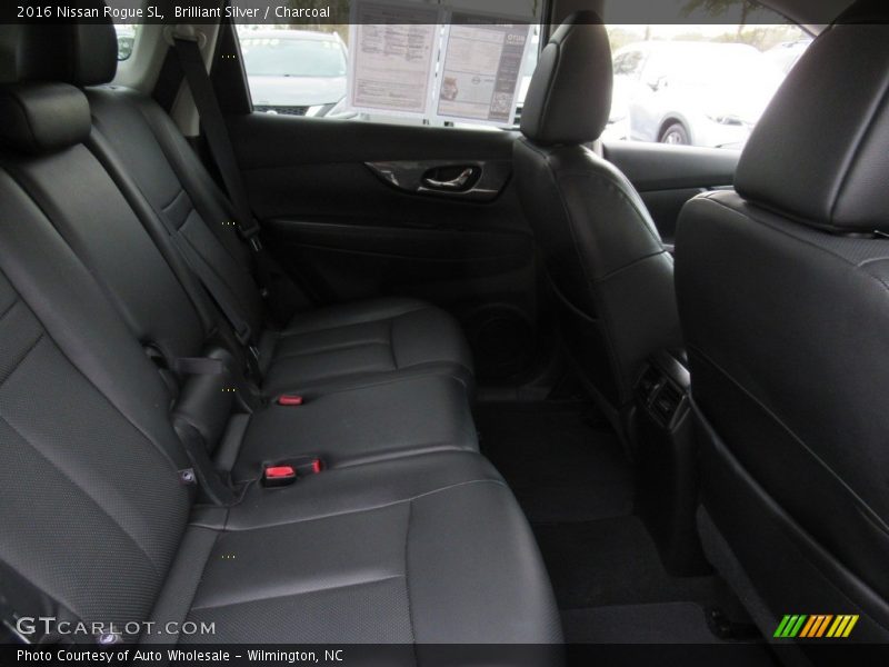 Brilliant Silver / Charcoal 2016 Nissan Rogue SL