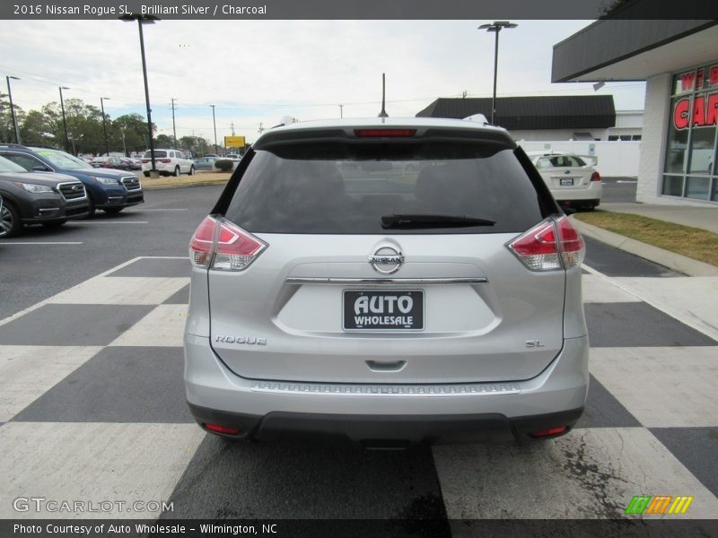 Brilliant Silver / Charcoal 2016 Nissan Rogue SL