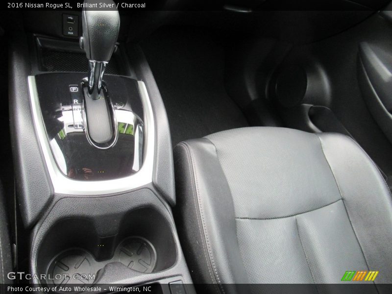Brilliant Silver / Charcoal 2016 Nissan Rogue SL