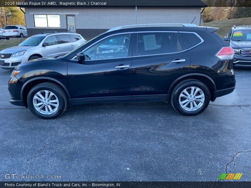 Magnetic Black / Charcoal 2016 Nissan Rogue SV AWD