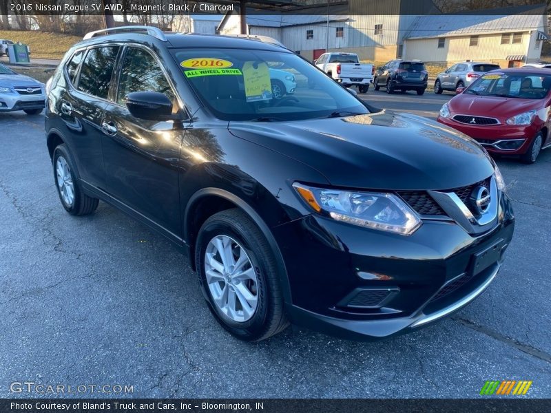 Magnetic Black / Charcoal 2016 Nissan Rogue SV AWD