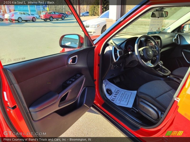 Inferno Red / Black 2020 Kia Soul S