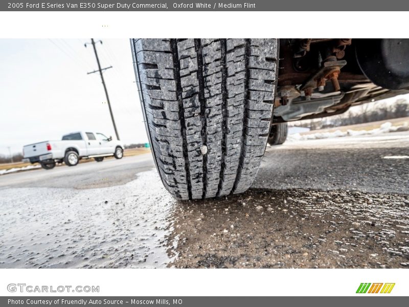 Oxford White / Medium Flint 2005 Ford E Series Van E350 Super Duty Commercial
