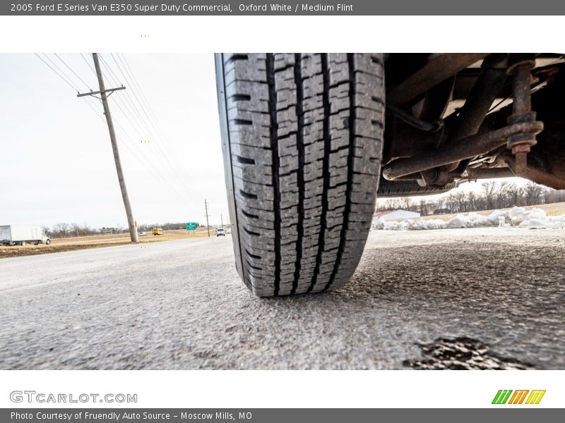 Oxford White / Medium Flint 2005 Ford E Series Van E350 Super Duty Commercial
