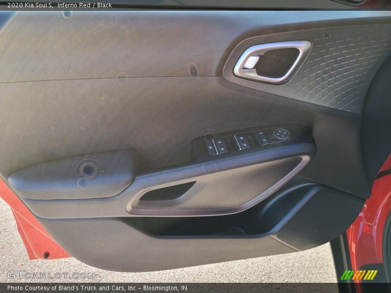 Inferno Red / Black 2020 Kia Soul S
