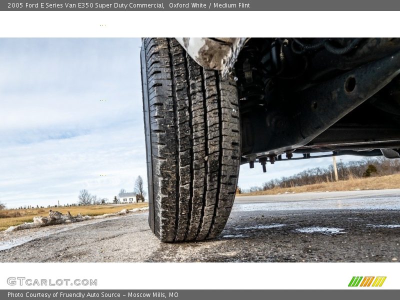 Oxford White / Medium Flint 2005 Ford E Series Van E350 Super Duty Commercial