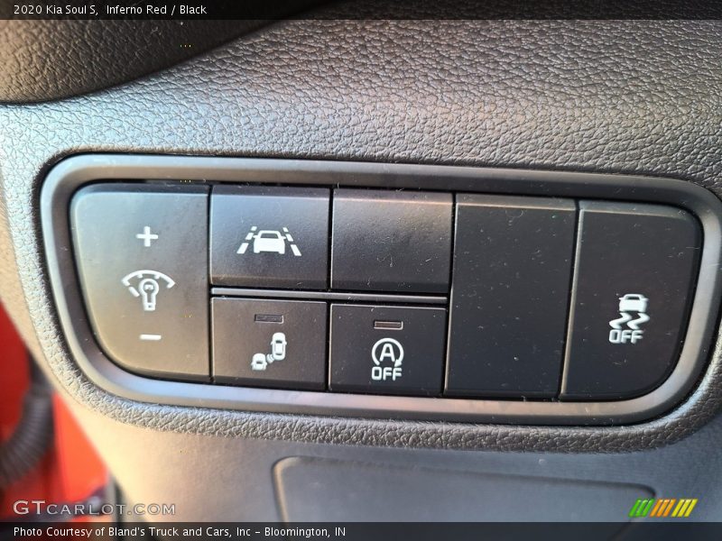 Inferno Red / Black 2020 Kia Soul S