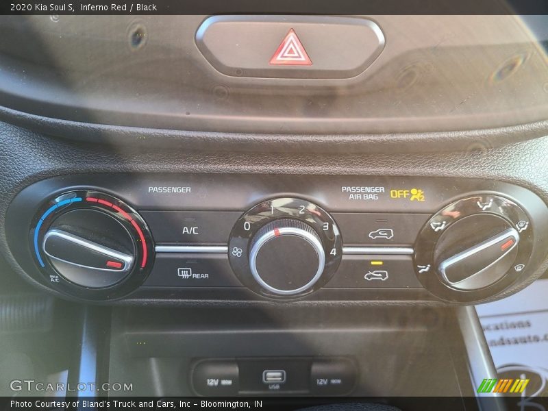 Inferno Red / Black 2020 Kia Soul S