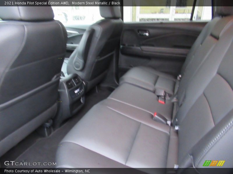 Modern Steel Metallic / Black 2021 Honda Pilot Special Edition AWD