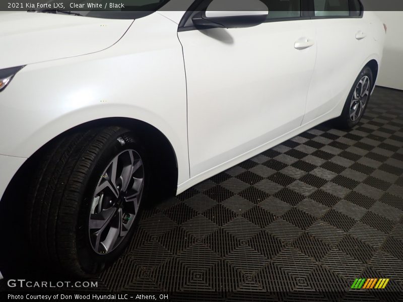 Clear White / Black 2021 Kia Forte LXS