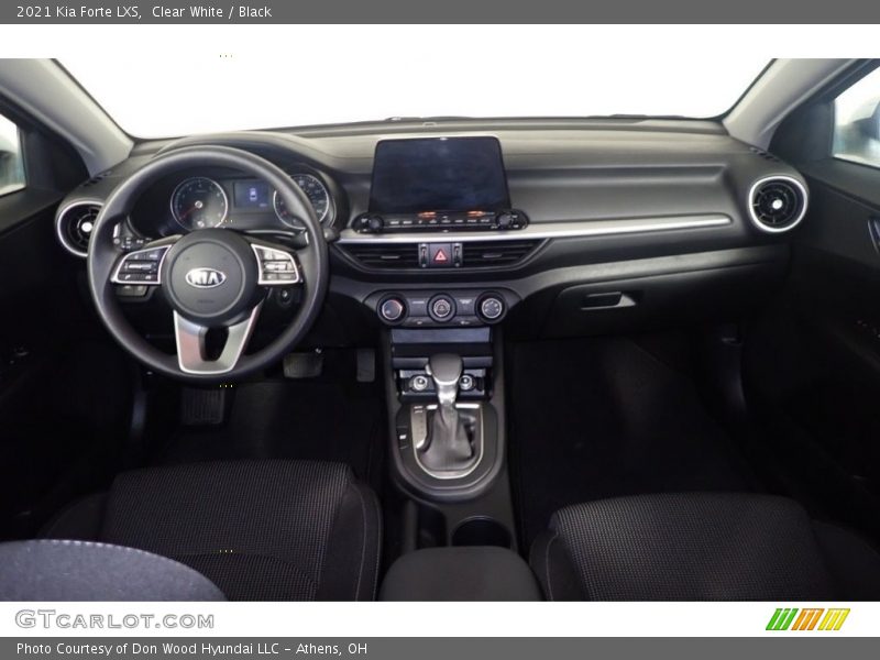 Dashboard of 2021 Forte LXS