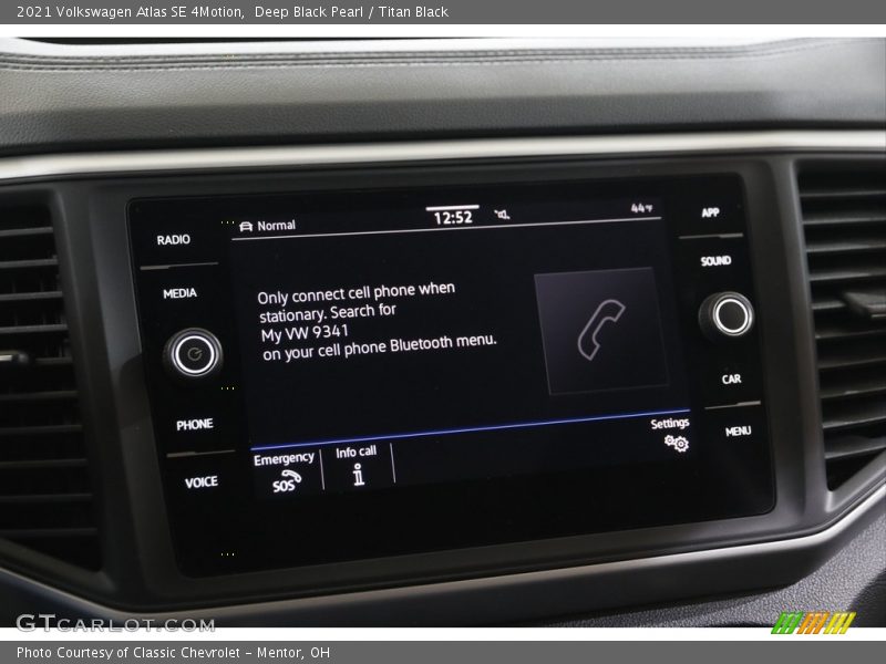 Deep Black Pearl / Titan Black 2021 Volkswagen Atlas SE 4Motion