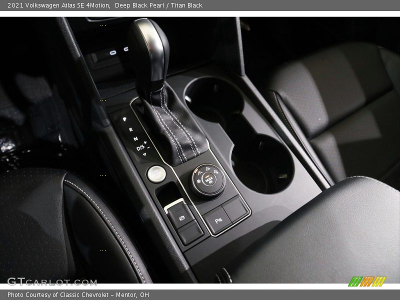 Deep Black Pearl / Titan Black 2021 Volkswagen Atlas SE 4Motion