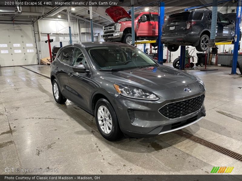 Magnetic Metallic / Dark Earth Gray 2020 Ford Escape SE 4WD