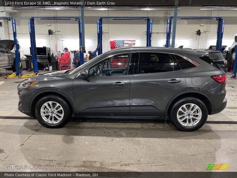 Magnetic Metallic / Dark Earth Gray 2020 Ford Escape SE 4WD