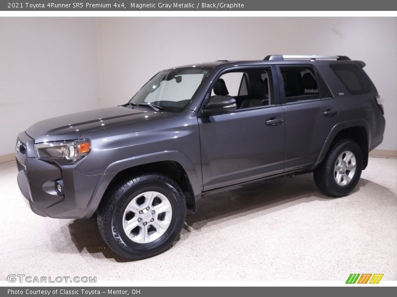 Front 3/4 View of 2021 4Runner SR5 Premium 4x4