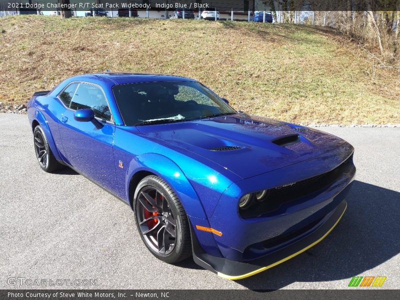 Front 3/4 View of 2021 Challenger R/T Scat Pack Widebody
