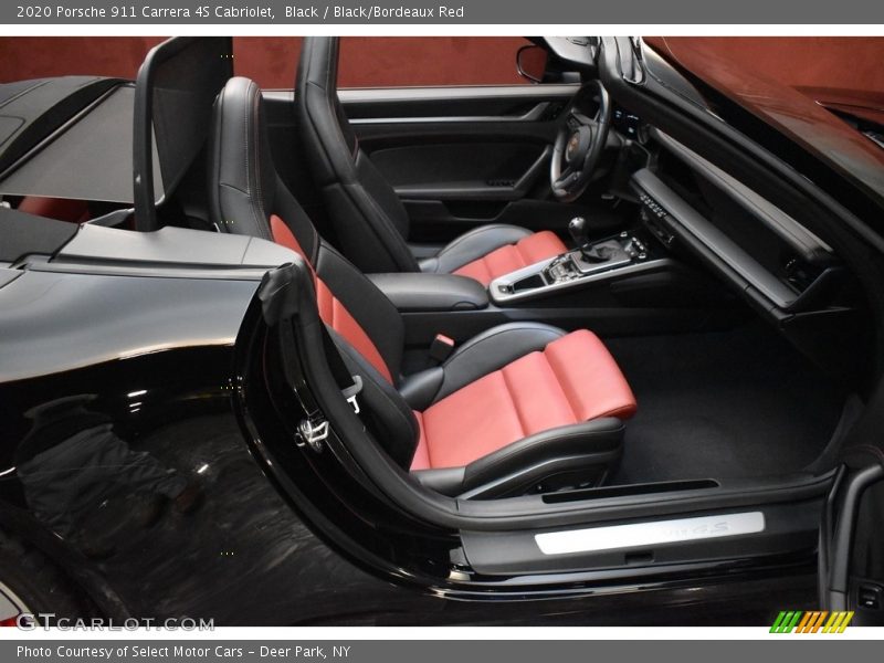 Front Seat of 2020 911 Carrera 4S Cabriolet