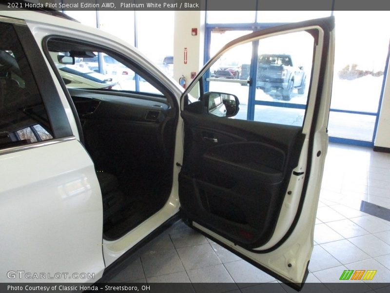 Platinum White Pearl / Black 2021 Honda Pilot Special Edition AWD