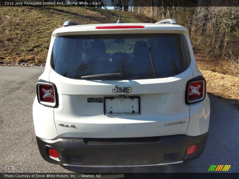 Alpine White / Black 2016 Jeep Renegade Limited 4x4