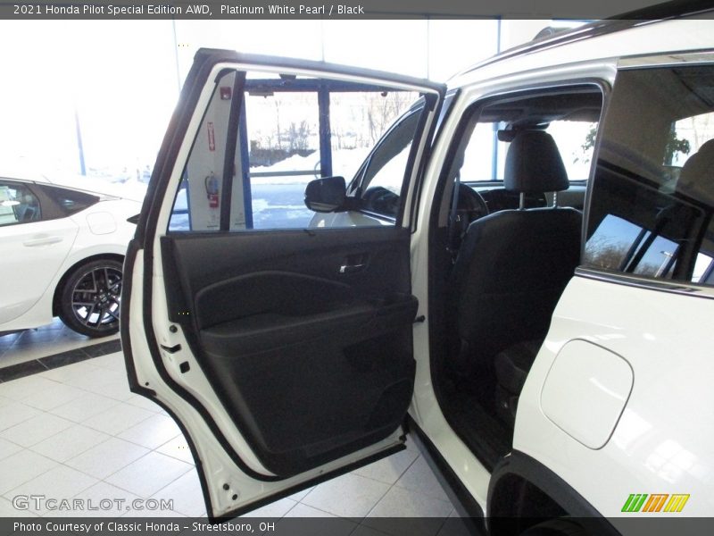 Platinum White Pearl / Black 2021 Honda Pilot Special Edition AWD