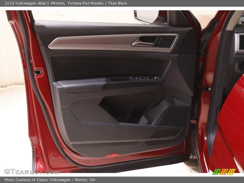 Fortana Red Metallic / Titan Black 2019 Volkswagen Atlas S 4Motion