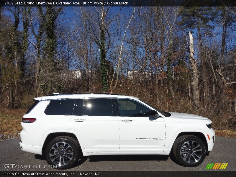 Bright White / Global Black 2022 Jeep Grand Cherokee L Overland 4x4