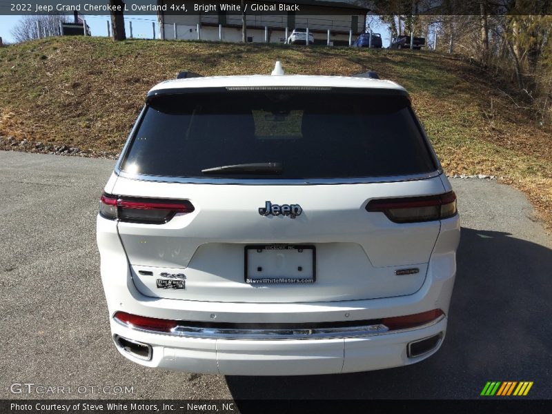 Bright White / Global Black 2022 Jeep Grand Cherokee L Overland 4x4