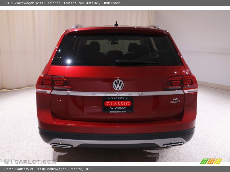 Fortana Red Metallic / Titan Black 2019 Volkswagen Atlas S 4Motion