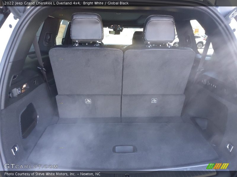 Bright White / Global Black 2022 Jeep Grand Cherokee L Overland 4x4