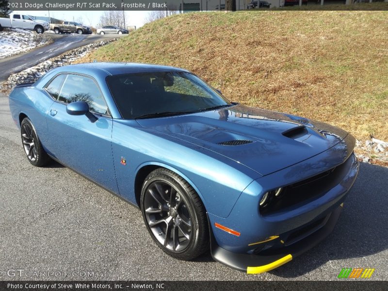 Front 3/4 View of 2021 Challenger R/T Scat Pack