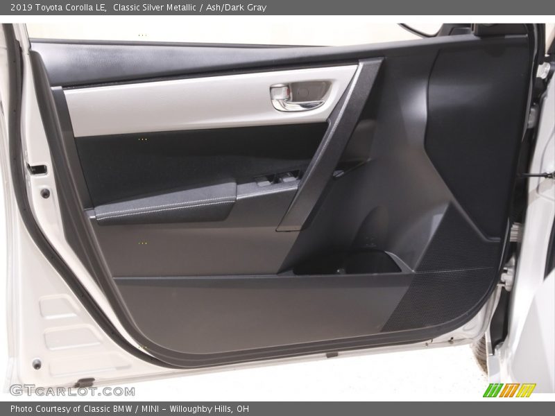 Classic Silver Metallic / Ash/Dark Gray 2019 Toyota Corolla LE