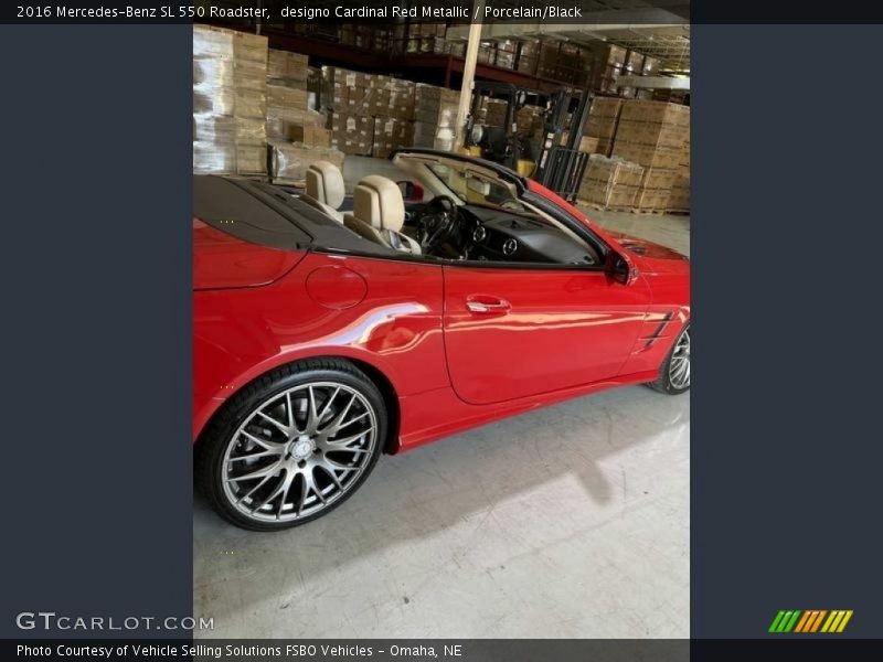 designo Cardinal Red Metallic / Porcelain/Black 2016 Mercedes-Benz SL 550 Roadster