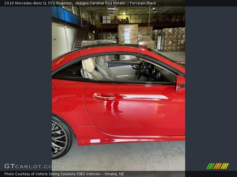 designo Cardinal Red Metallic / Porcelain/Black 2016 Mercedes-Benz SL 550 Roadster