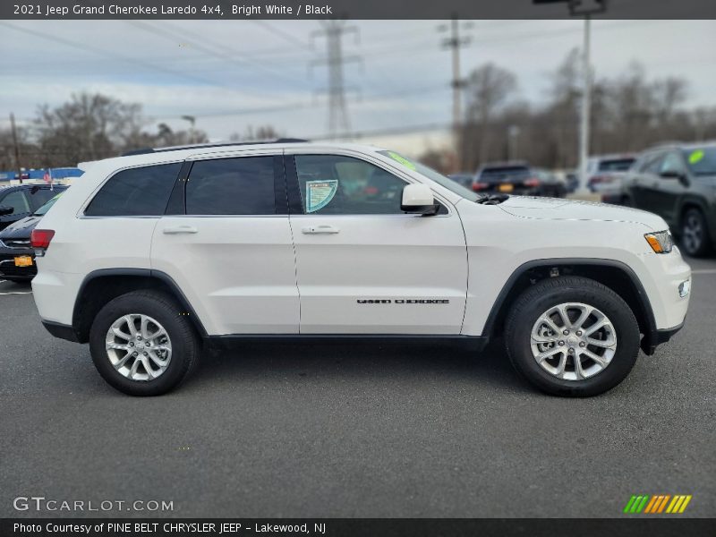  2021 Grand Cherokee Laredo 4x4 Bright White