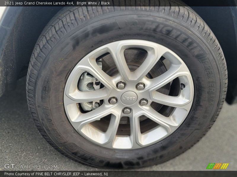  2021 Grand Cherokee Laredo 4x4 Wheel
