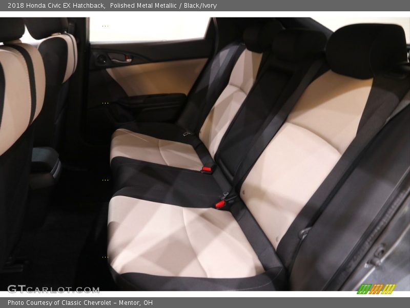Polished Metal Metallic / Black/Ivory 2018 Honda Civic EX Hatchback