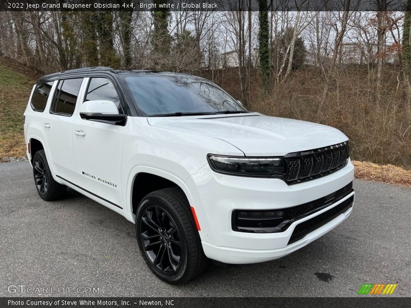 Front 3/4 View of 2022 Grand Wagoneer Obsidian 4x4