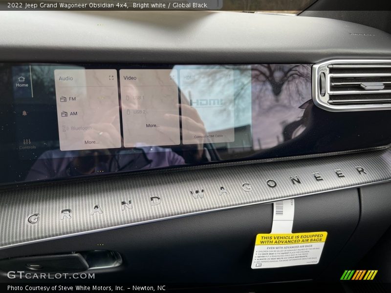 Bright white / Global Black 2022 Jeep Grand Wagoneer Obsidian 4x4