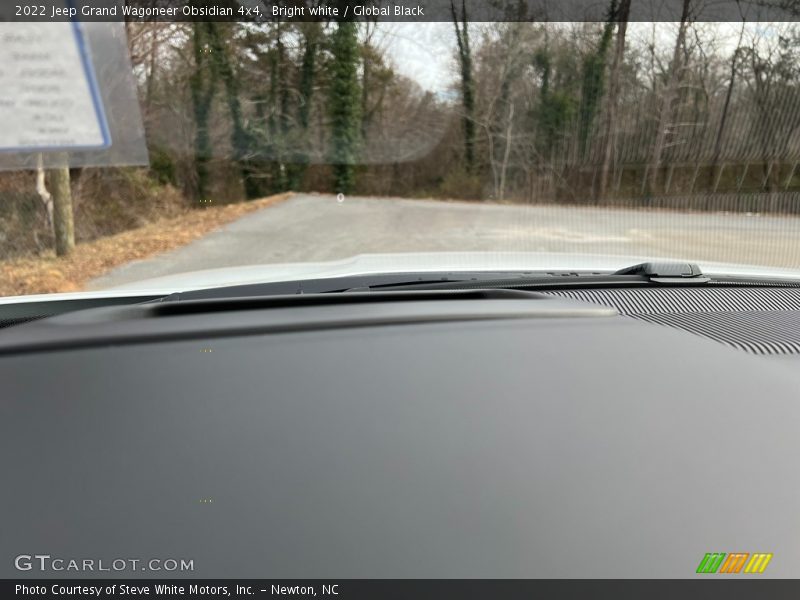 Bright white / Global Black 2022 Jeep Grand Wagoneer Obsidian 4x4